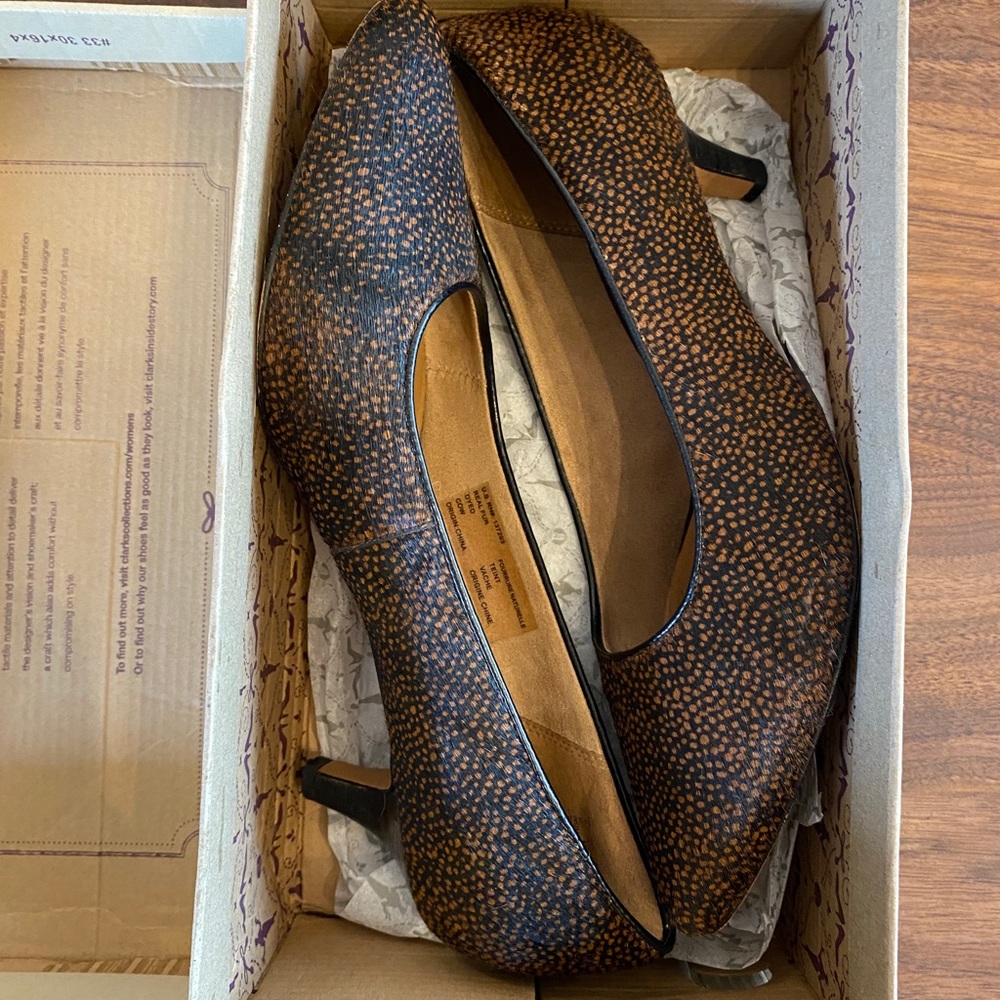 Clarks Sage Copper Kitten Heel Pump, Gently Worn Women’s US 9M